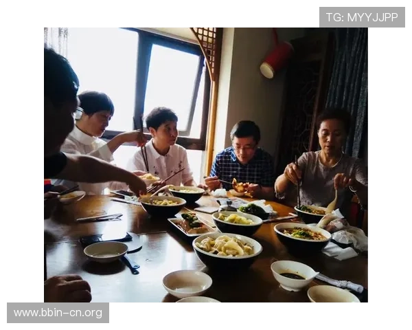 超新星陨落之夜内藤大树迎击读秒KO终结埃斯图皮南27场不败神话