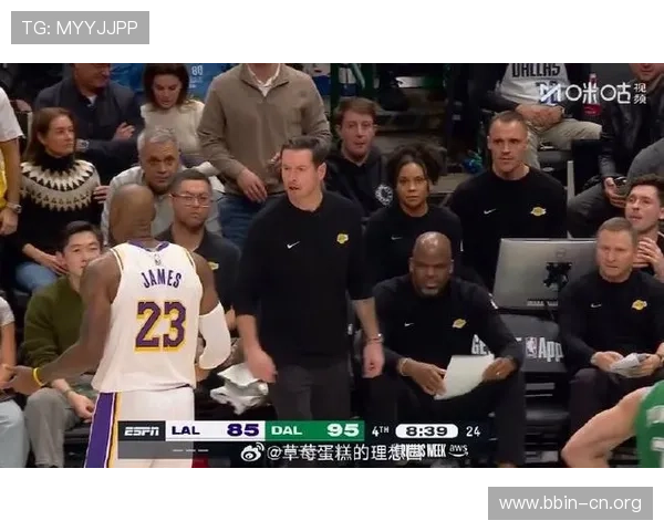 雷迪克反思关键暂停选择并盛赞詹金斯堪称联盟顶级优秀教练之一名 雷迪克反思关键暂停选择并盛赞詹金斯堪称联盟顶级优秀教练之一名